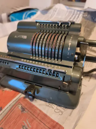 Calculadora Mecánica Minerva Antigua