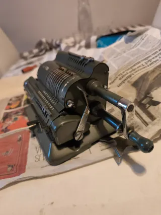 Calculadora Mecánica Minerva Antigua