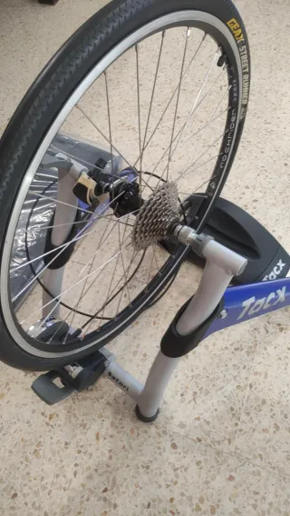 Rodillo Tacx Satori + Rueda 26' Shimano 9v