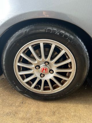 Llantas 15 4x100 con neumáticos nuevos