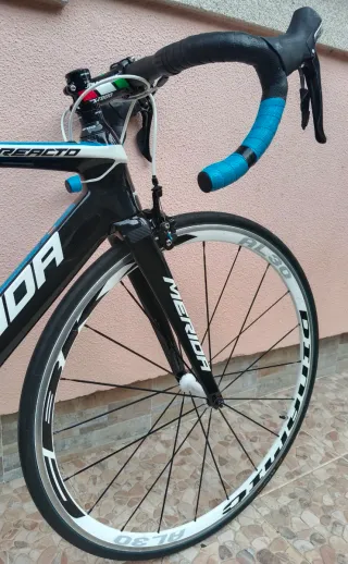 BICI FIBRA DE CARBONO MERIDA REACTO 4000 A 740 EUR