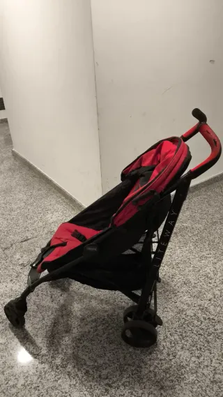 Carro plegable Chicco rojo y negro