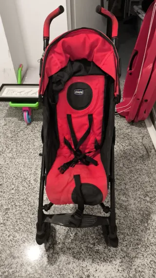 Carro plegable Chicco rojo y negro