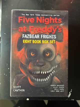 Five Nights at Freddy's FAZBEAR FRIGHTS LIBROS