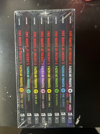 Five Nights at Freddy's FAZBEAR FRIGHTS LIBROS