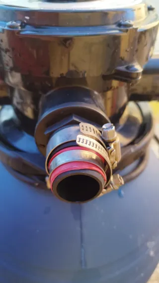 Depuradora de piscina con manguera