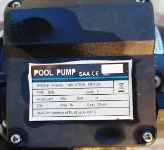 Depuradora de piscina con manguera