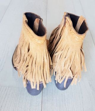 Botines flecos ante beige