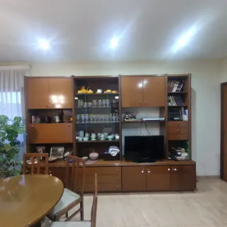 Comedor de madera y cristal