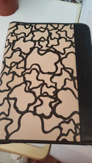 Portadocumentos Tous Beige y Negro