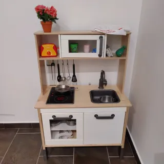 Cucina in legno per bambini