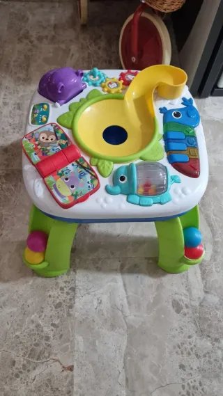 Mesa de actividades infantil