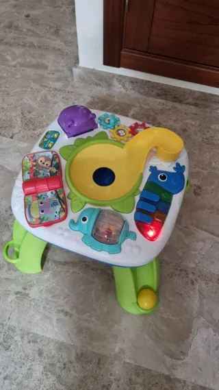 Mesa de actividades infantil