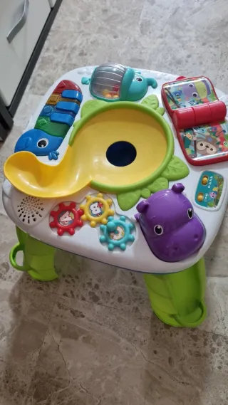 Mesa de actividades infantil