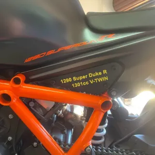 Cubierta KTM 1290 Super Duke R Gen 2