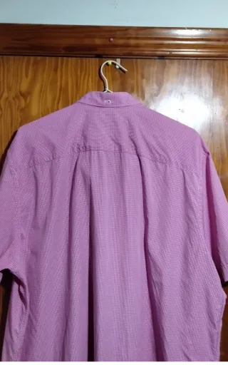 Camisas Dustin grandes 2x8€