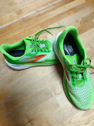 Zapatillas running BROOKS Hyperion Max