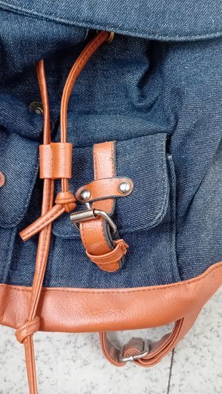 Mochila vaquera azul y marrón