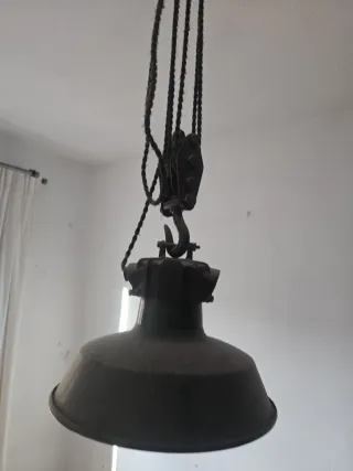 Lámpara industrial antigua colgante