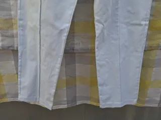 Pantalón T 46-48 con etiquetas. Medidas en descrip