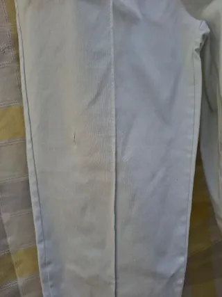 Pantalón T 46-48 con etiquetas. Medidas en descrip