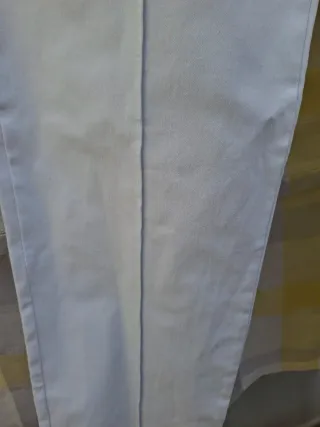 Pantalón T 46-48 con etiquetas. Medidas en descrip