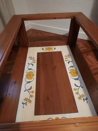 Mesa de centro madera decorada