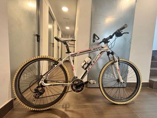 Bicicleta Ferrini R/ONE MTB Blanca