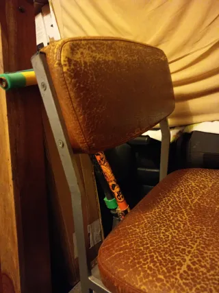 Silla vintage cuero y metal