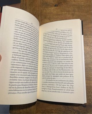 Una caja de cerillas (LITERATURAS) (Spanish Edi...