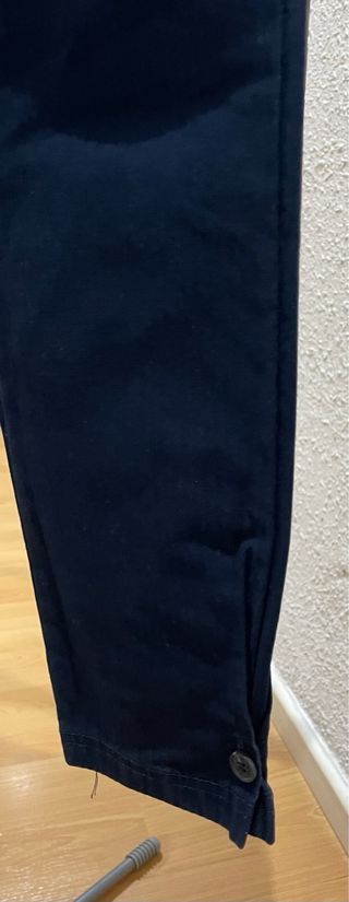 Pantalón pitillo azul marino