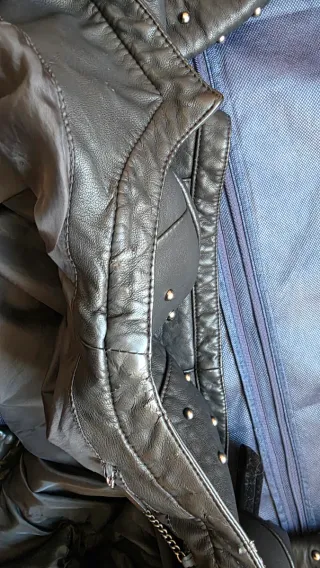 Chaqueta efecto piel Mango tachuelas