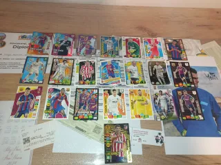 70 cartas Adrenalyn + cajita