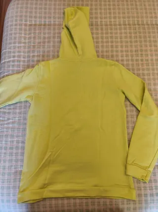 Sudadera Benetton color lima y Multicolor