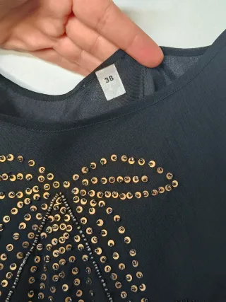 Vestido Vintage 2000 con adornos dorados