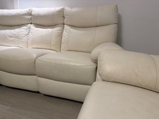 2 Divani Reclinabili in Pelle Beige. 6 posti
