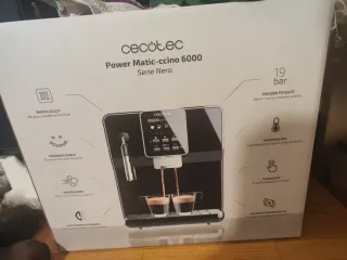 Cafetera Cecotec Super Automática en su caja