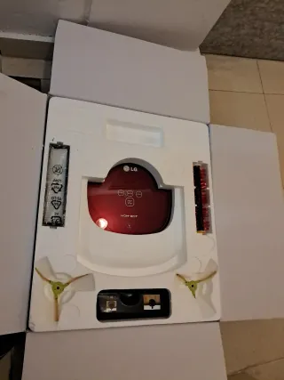Robot Aspirador LG Hom-Bot Rojo