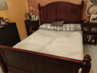 Cama de matrimonio de madera