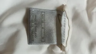 Chaqueta Nike Beige y Blanca