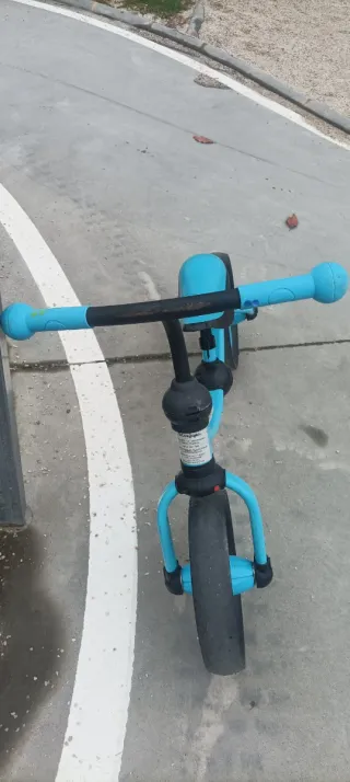 Bici de equilibrio azul