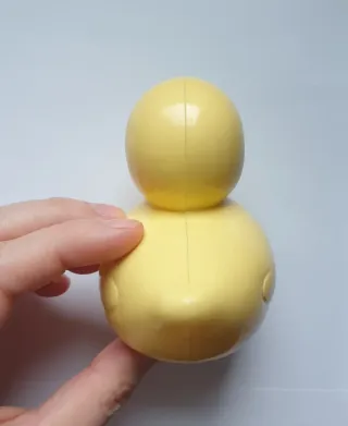 Patito de plástico amarillo