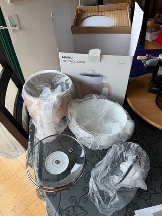 Miniso Olla Eléctrica 600W