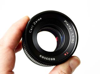 Contax Carl Zeiss Planar T* 50mm F/1.7