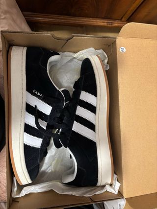 Adidas Campus 00s negras.