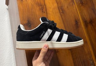 Adidas Campus 00s negras.