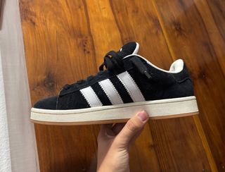 Adidas Campus 00s negras.