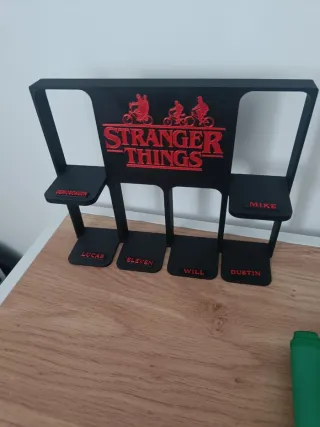 Expositor Stranger Things McDonald's Kinder