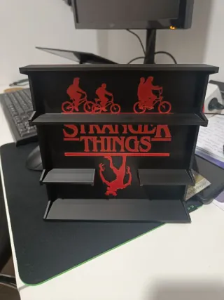 Expositor Stranger Things McDonald's Kinder