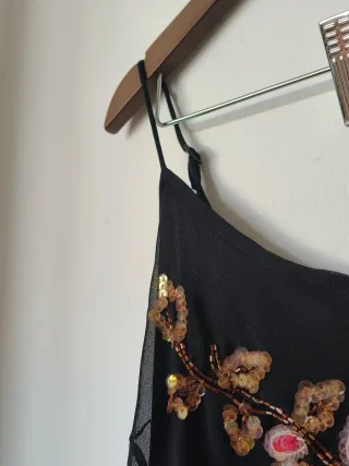 Vestido largo negro con flores